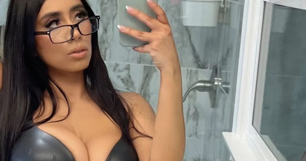 Violet Myers Real Name